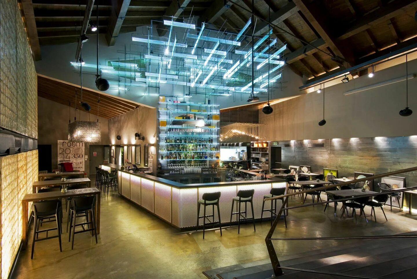 Клуб в стиле лофт The ROOM - Picture gallery Bar design restaurant, Room pictures, Bar design