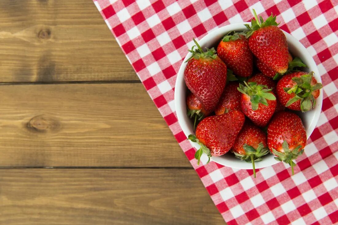 Клубника фото Download Bowl of Strawberries Royalty Free Stock Photo and Image