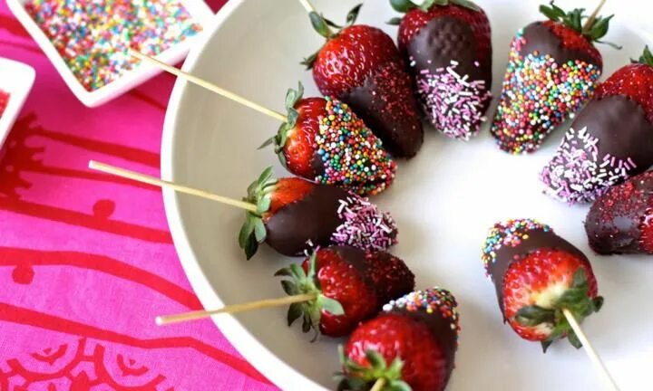 Клубника оформление фото Chocolate dipped strawberries Recipe Fruity treats, Chocolate dipped strawberrie