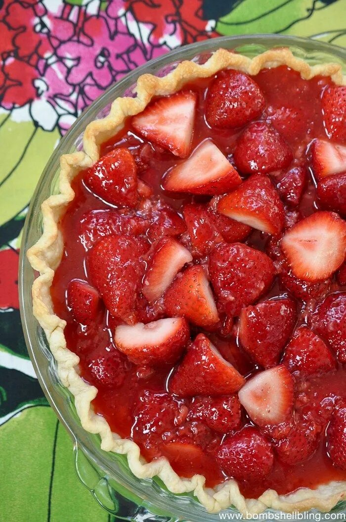 Клубника рецепт фото AMAZING and simple Strawberry Pie Recipe! Strawberry pie recipe, Strawberry pie,