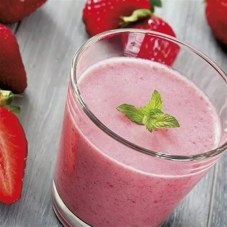 Клубника смузи фото Succo di mela e fragola Healthy fruit smoothies, Breakfast smoothies, Healthy fr