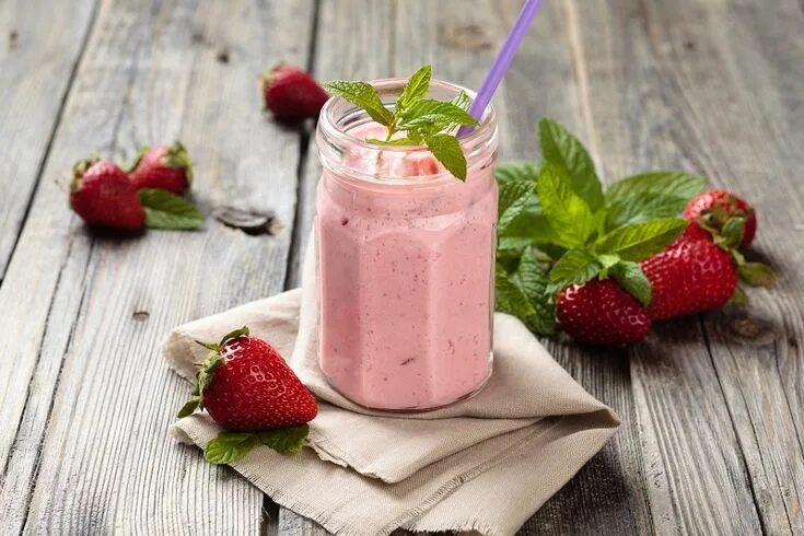 Клубника смузи фото Who doesn't love a delicious, fruity smoothie? We've got our top picks for smoot