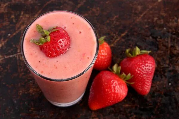 Клубника смузи фото Brazilian Power Strawberry Smoothie Strawberry protein smoothie recipe, Smoothie