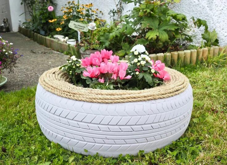 Клумба из шин своими руками фото DIY tyre planter Autoreifen garten, Diy garten, Pflanzenkübel für den garten
