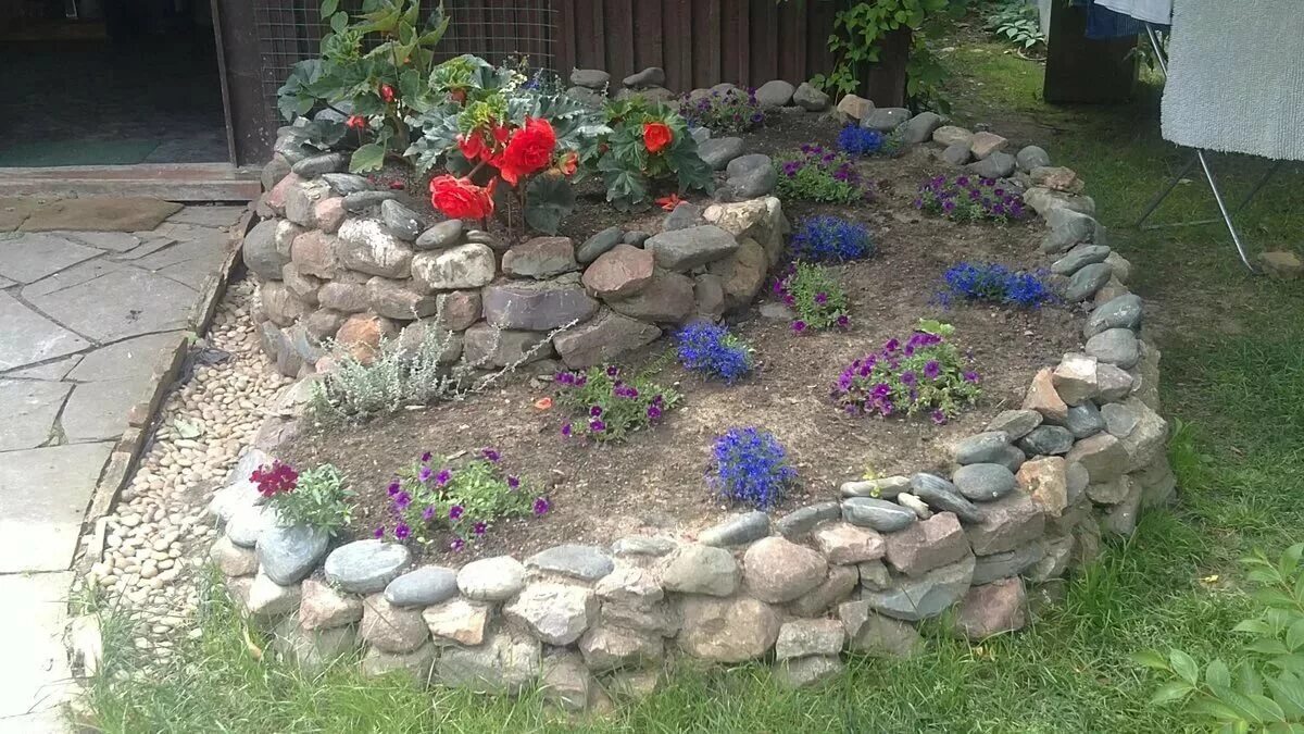Клумба каскадная с камня своими руками фото Что сделать из камней на даче своими руками: идеи оформления участка