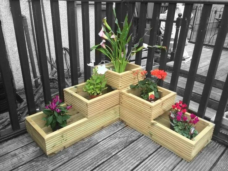 Клумбы для цветов из досок фото Quality handmade decking planters. All of our planters are made using quality 32