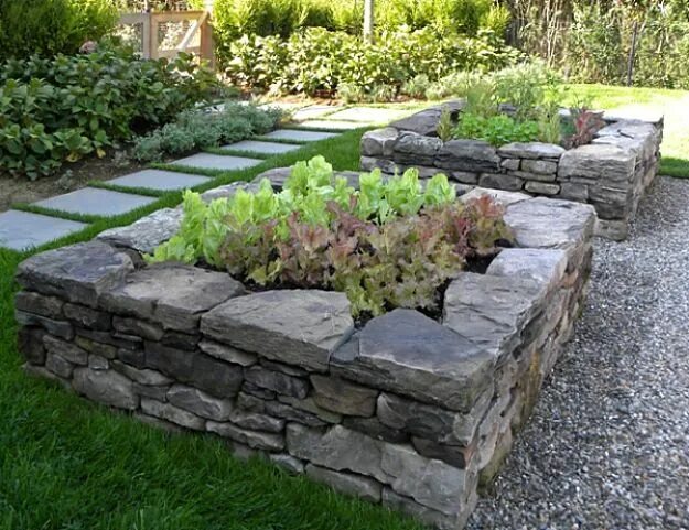 Клумбы из дикого камня фото Stacked Flat Stones Raised Bed Creative Raised Bed Garden Ideas: Yard Decor For 