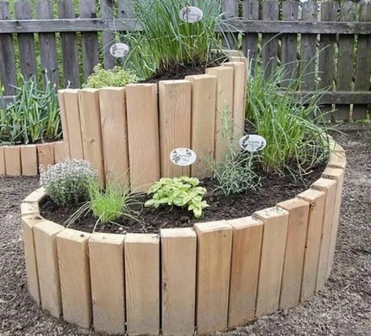 Клумбы из досок своими руками фото 21 креативная идея спиральных клумб Diy raised garden, Spiral garden, Raised gar