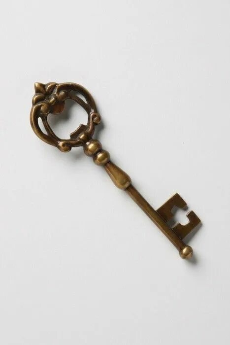 Ключ фото vineetkaur Key bottle opener, Vintage keys, Bottle opener