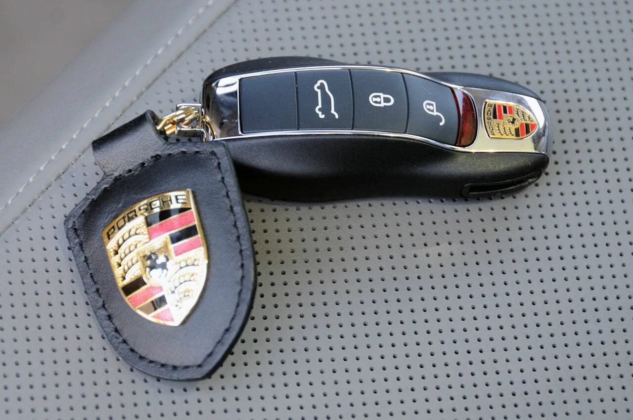 Ключи порше фото Porsche-Key-Fob (1) Image