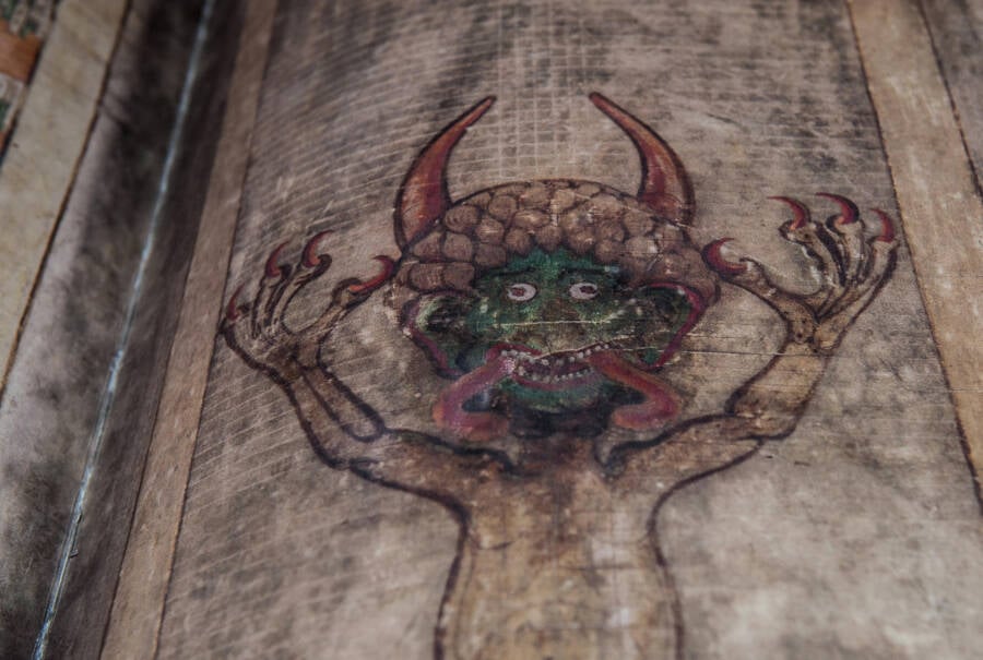 Книга дьявола фото Codex Gigas, The 'Devil's Bible' Written In The 13th Century