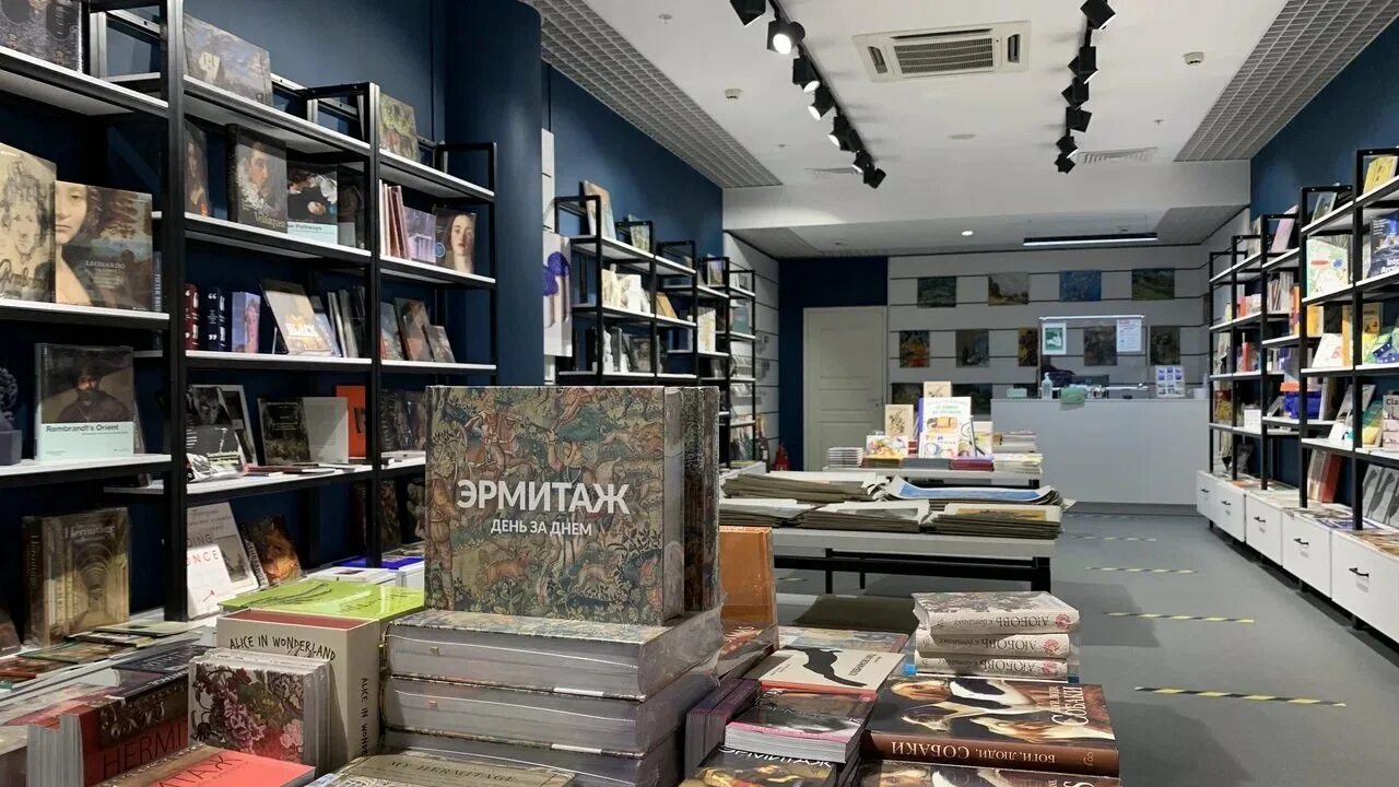 Книга лавка мебельная ул 2 фото RBG - Russian Business Guide Книжный магазин Эрмитажа теперь открыт в ТК "Невски