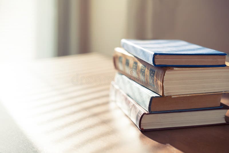 Книги стоковое фото 1,885 Bookshelf Sunlight Stock Photos - Free & Royalty-Free Stock Photos from Dr