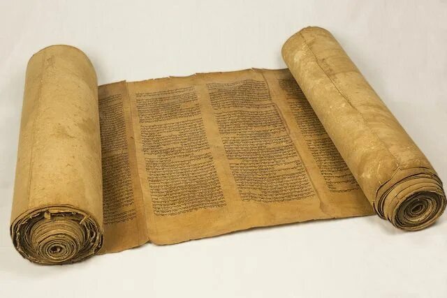 Книги свитки фото Book of Books' exhibits 2,000 years of Bible texts Hebrew bible, Torah scroll, A
