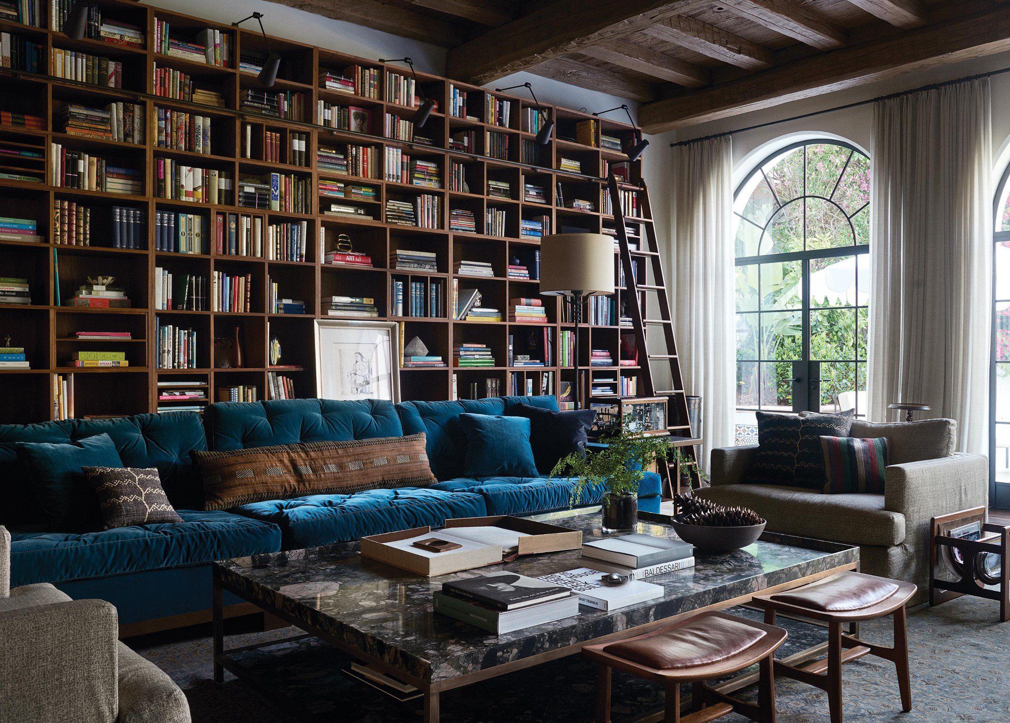 Книги в интерьере спальни See more of Kerry Joyce Associates, Inc.'s Santa Monica on 1stdibs Home library 