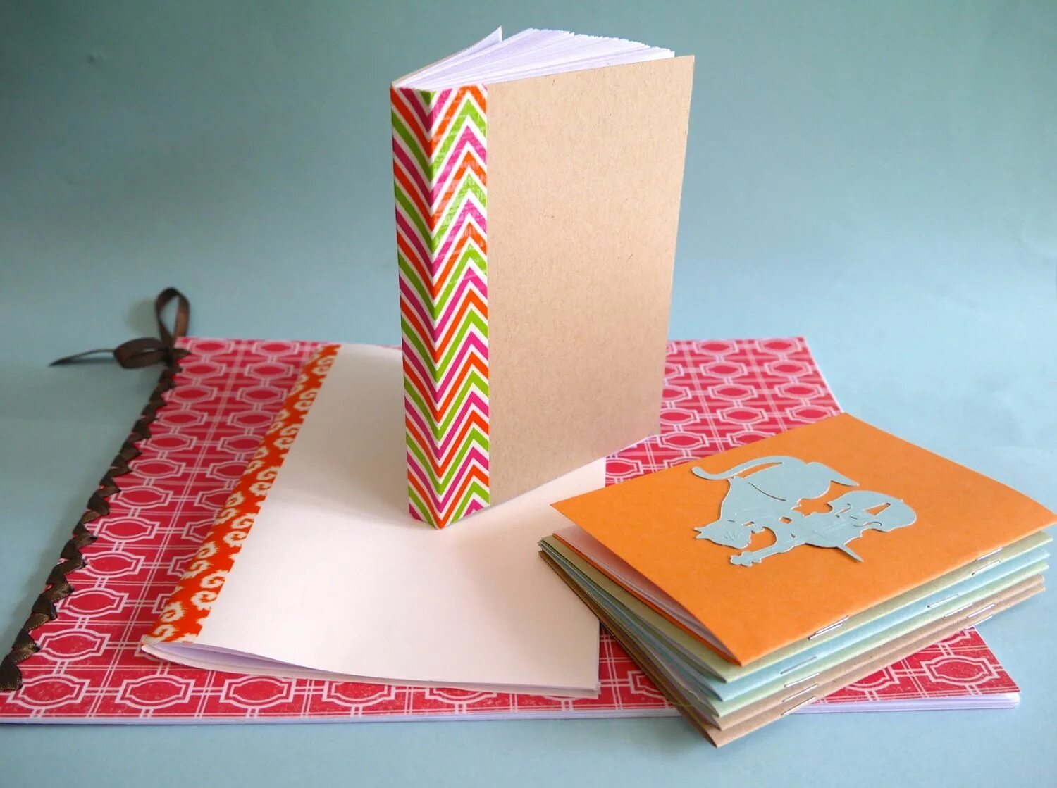 Книжка самоделка Ways to Bind a Homemade Book eHow Homemade books, Book binding diy, Handmade boo