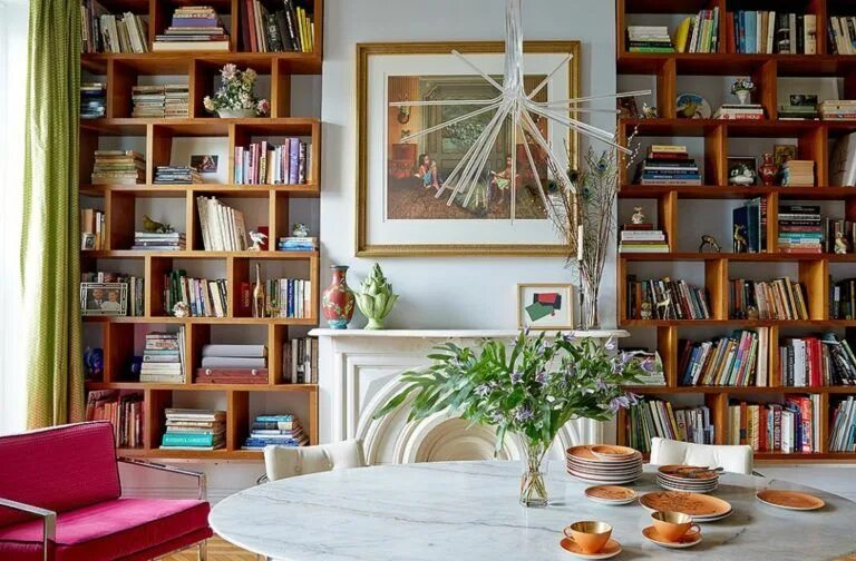 Книжная стена в интерьере Inspiring Home Libraries, a Beach Retreat Bedroom and More! Home libraries, Rich