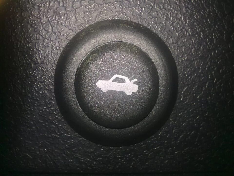Кнопка открытия багажника фото идеи. - Кнопка открытия багажника. & Lexus style. =)) - Toyota Corolla (100), 2 