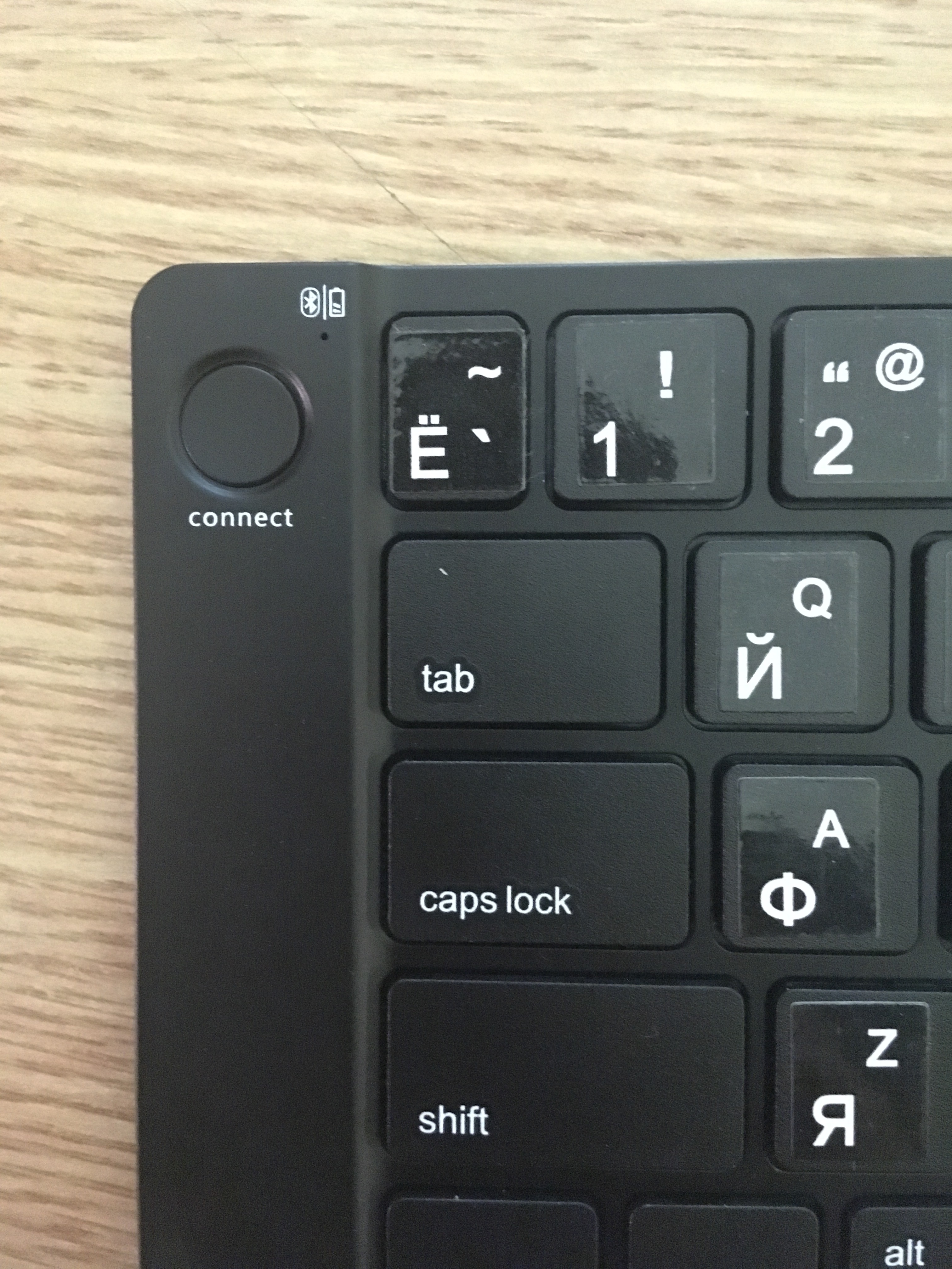 Кнопка подключения клавиатуры Обзор Bluetooth-клавиатуры Avatto: компактное решение большой проблемы / Мыши, к