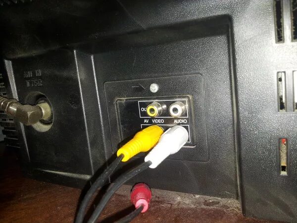 Кнопка подключения телевизору Ответы Mail.ru: как подключить ноутбук к обычному телевизору (НЕ ЖК) Rolsenчерез