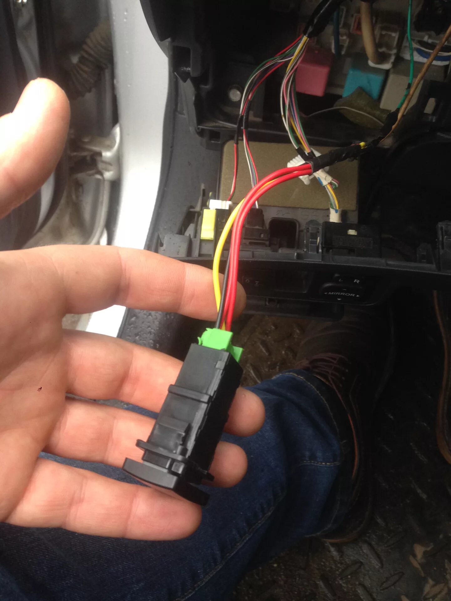 Кнопка птф подключение проводов Установил и подключил кнопку, но не до конца - Toyota Corolla (140/150), 1,6 л, 