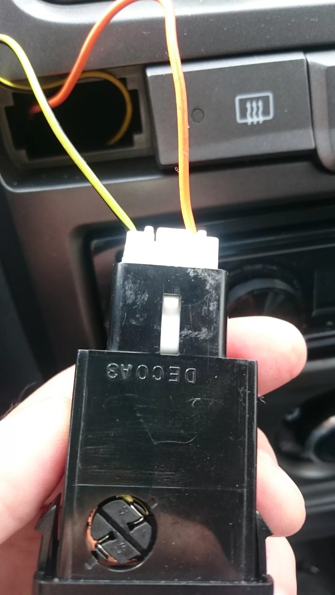 Кнопка птф подключение проводов Разъем для подключения кнопки ПТФ - Hyundai Accent (2G), 1,5 л, 2008 года запчас