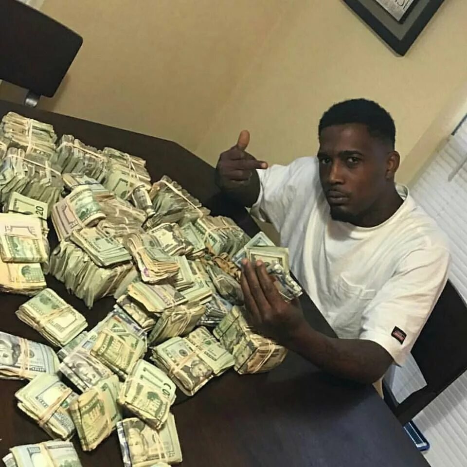 Куча денег фото Comunidade Steam :: Guia :: Как зарабатывать по 200кк+ в месяц (ПВП СЕЗОН)