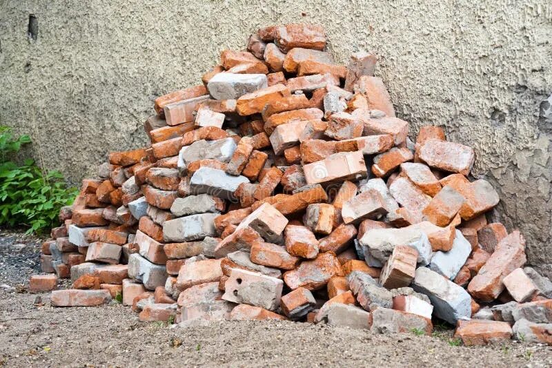 Куча кирпичей фото Collapsed urban building stock image. Image of piled, rubble - 790083