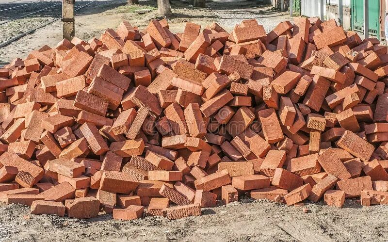 Куча кирпичей фото кальцинировать стоковые фото - бесплатные и стоковые фото RF от Dreamstime