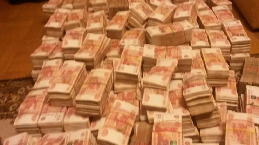 Куча рублей фото В Петербурге гендиректор "Технопоиска" обманула государство на три миллиарда руб