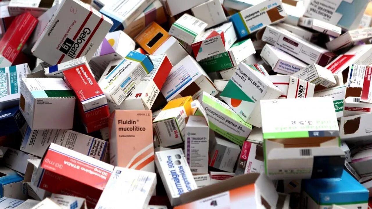 Куча таблеток фото Tu Salud: Medicamentos Caducos - YouTube