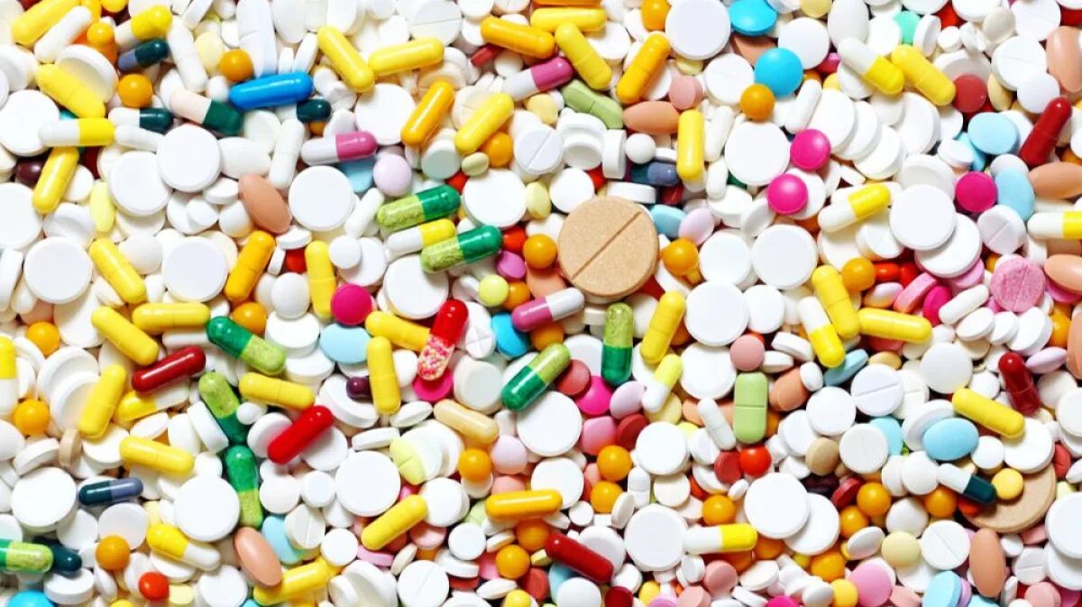 Куча таблеток фото Минздрав РК напомнил крымчанам о возможности получать льготные лекарства - Новос