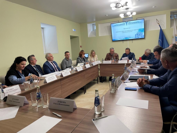 Кучеренко яков сергеевич саратов ространснадзора фото СГЮА - Ученые академии приняли участие в круглом столе