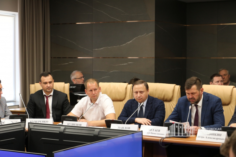 Кучеренко яков сергеевич саратов ространснадзора фото Михаил Исаев предложил разработать стандарт по обустройству в районах области ин