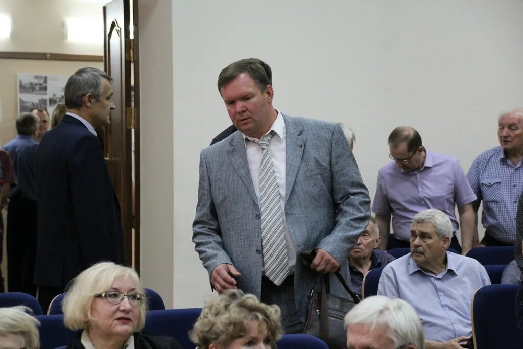 Кучеренко яков сергеевич саратов ространснадзора фото Это столп нашей России": сотни саратовцев пришли проститься с Сергеем Лисовским 