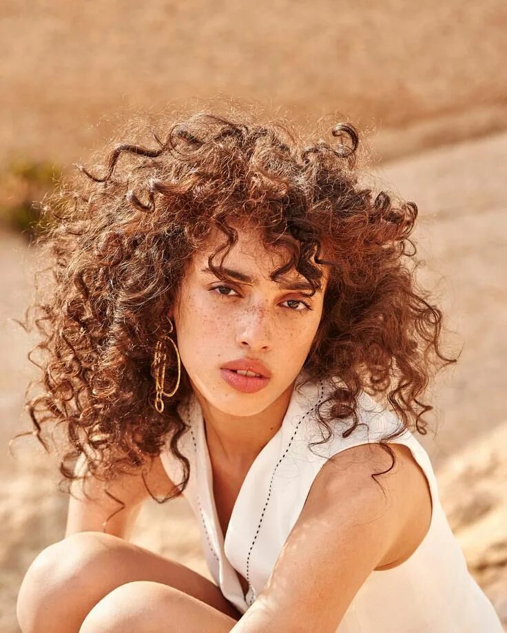 Кучерявая челка фото Curly hair Curly hair styles, Hairstyles with bangs, Curly hair styles naturally