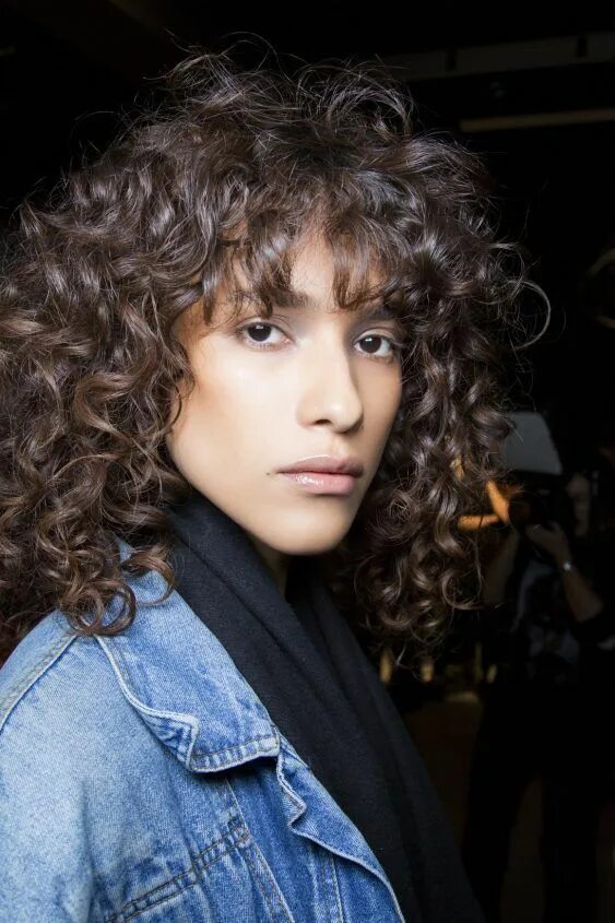 Кучерявая челка фото lace frontal shedding Hair styles, Curly hair photos, Curly hair styles