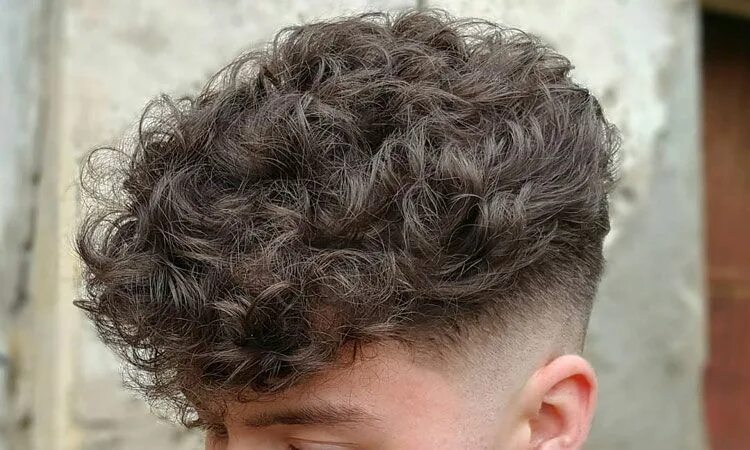 Кучерявая прическа How To Get Curly Hair For Men in 2024 Hombres con cabello rizado, Cabello ondula