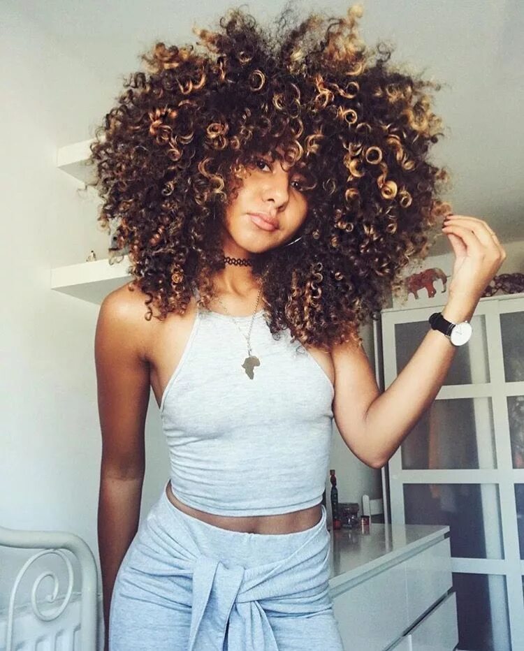 Кучерявая прическа фото Pin by Muva Chameleon on Hairspiration Curly hair styles naturally, Natural hair