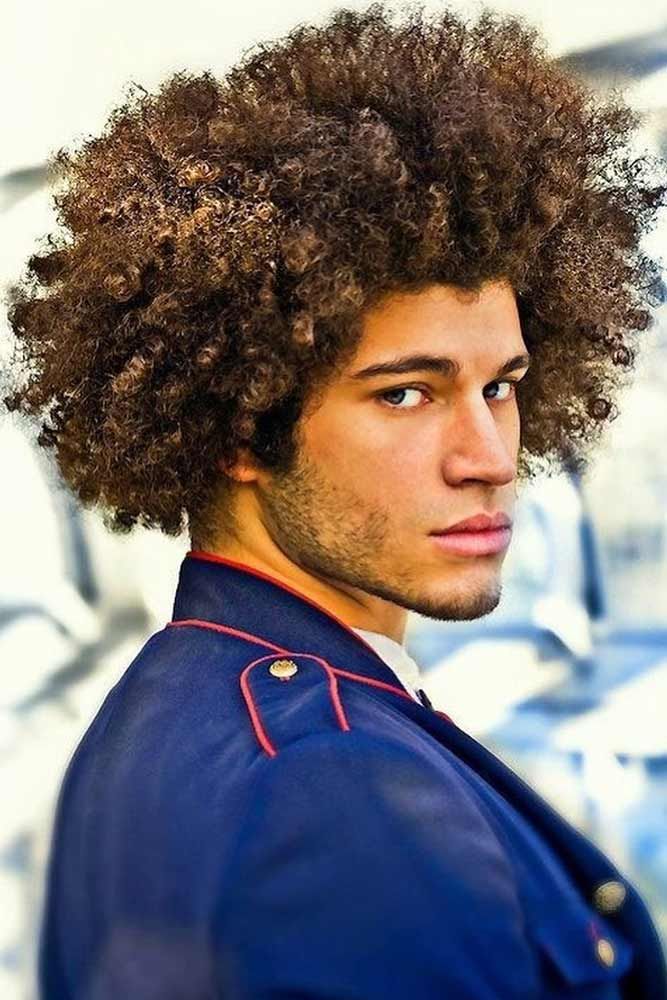 Кучерявая прическа мужская All About Jewfro Hairstyles: How To Get, Wear, And Take Care Of Eye-Catching Cur