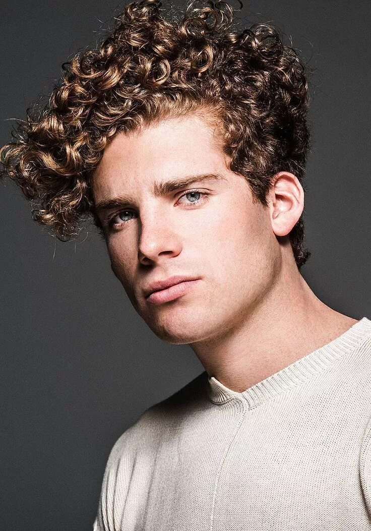Кучерявая прическа мужская 100 Modern Men’s Hairstyles for Curly Hair Curly hair styles, Curly natural curl
