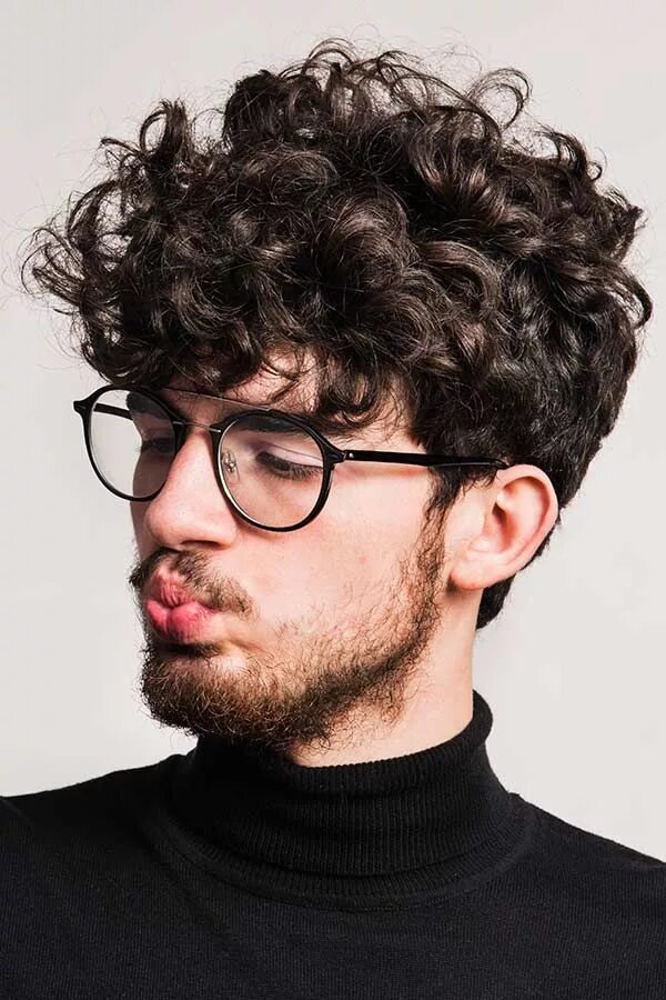 Кучерявая прическа мужская 25 Jewfro Hairstyles For A Hottest Curly Guys Cabello ondulado hombre, Hombres c