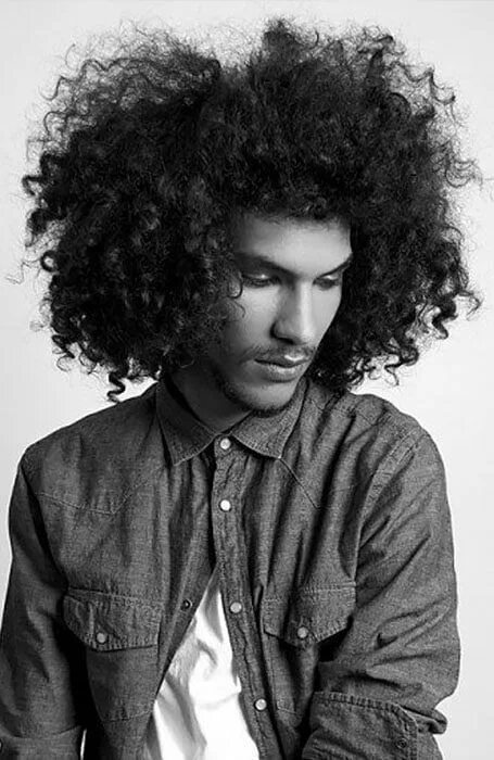 Кучерявая прическа мужская Afro with Middle Part Afro hairstyles, Latest men hairstyles, Haircuts for men