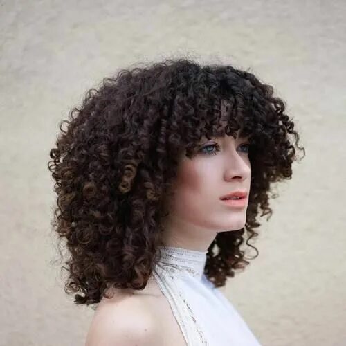 Кучерявая прическа женская 20 Hairstyles and Haircuts for Curly Hair Curly hair trends, Curly hair styles, 