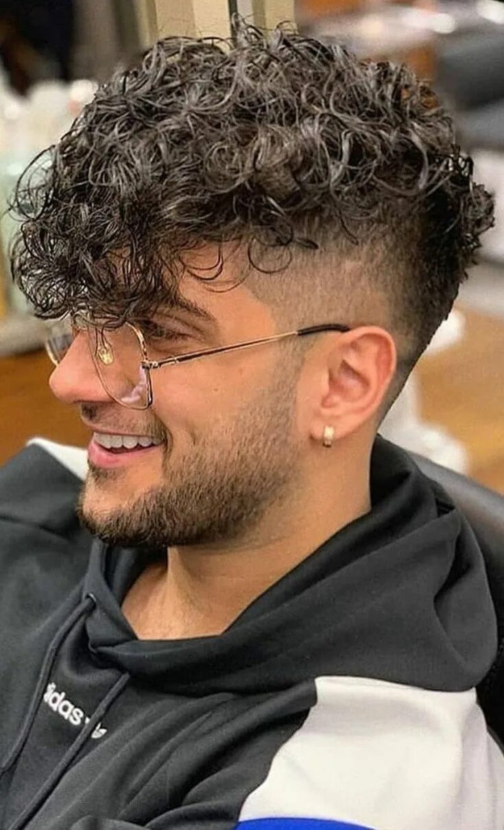 Кучерявая стрижка мужская #cortesdecabelo #cabelo #hair #hairstyles Mens hairstyles curly, Male haircuts c