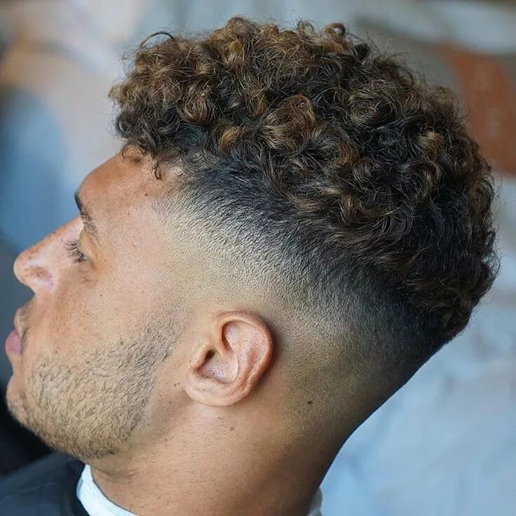 Кучерявая стрижка мужская 7 Sexiest Men’s Curly Hairstyles Men's curly hairstyles, Curly hair fade, Haircu
