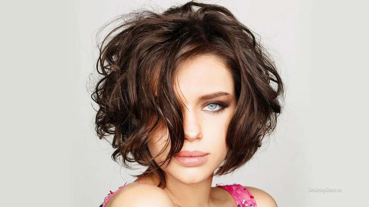 Кучерявое каре фото Короткие стрижки для вьющихся и прямых волос Стильноежка Дзен