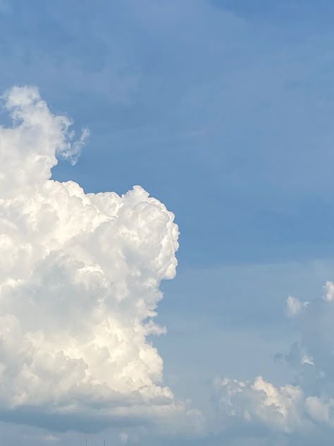 Кучерявые облака фото 10 популярных идей на тему "голубые обои облака" для вдохновения