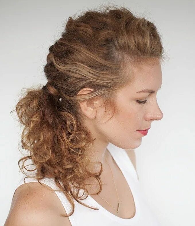 Кучерявые прически на среднюю длину 17 Natural Hairstyles ALL Curly Gals Will Love Hair romance, Hair tutorial, Curl