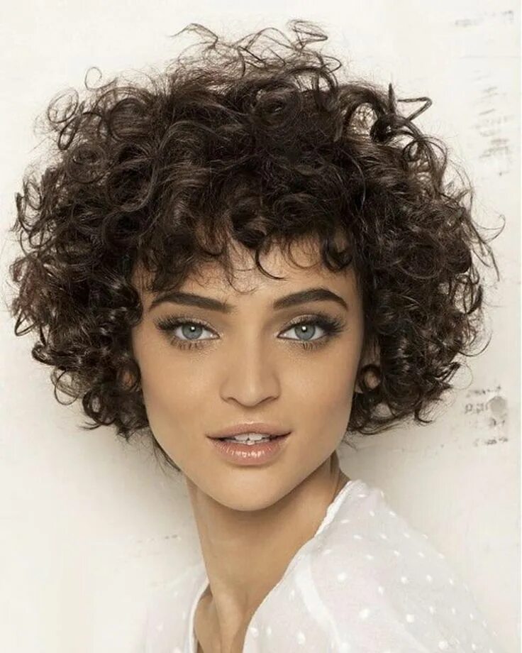 Кучерявые стрижки женские 5 legjobb frizura göndör, rövid hajból - Ezt kérd a fodrászodtól tavaszra Capell